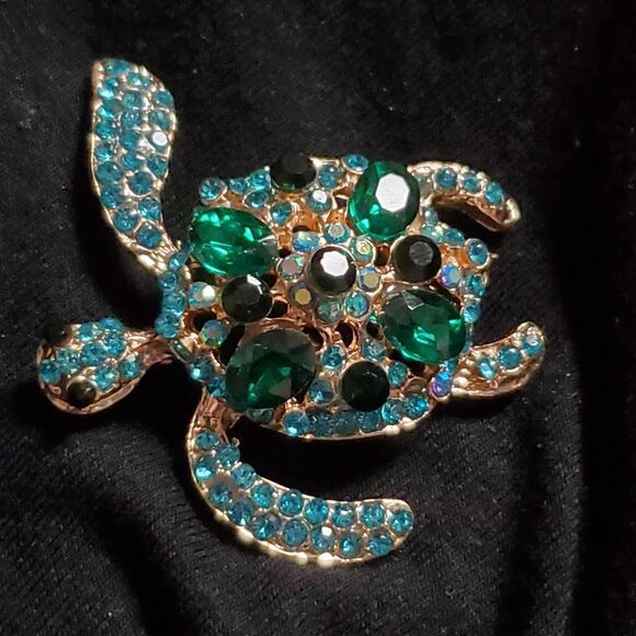 Goldtone Turtle with Blue and Green Crystal Accents - Picture 2 of 6